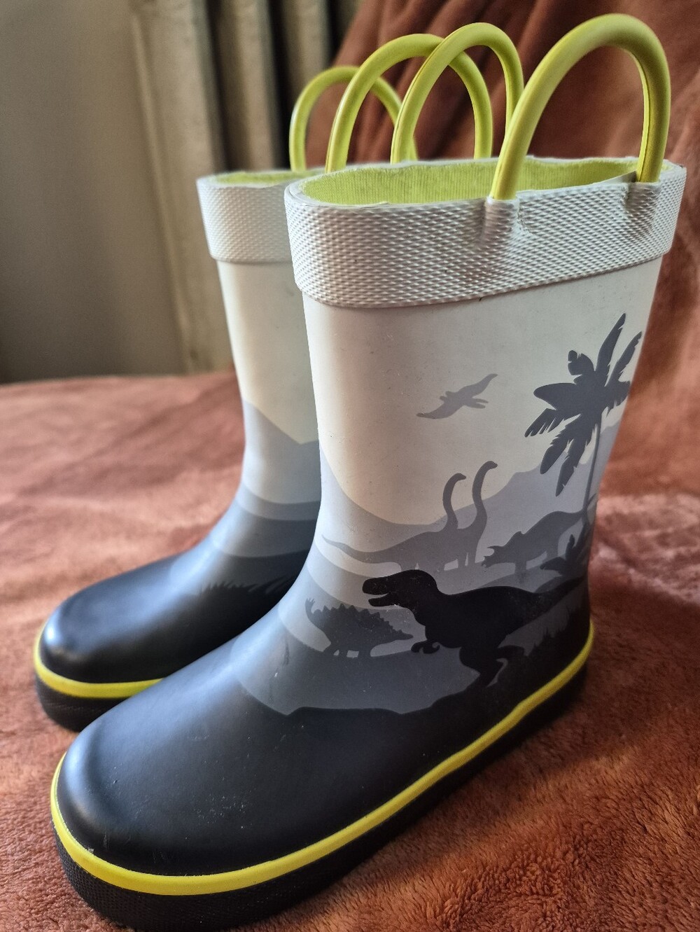 Kamik Dino Size 10 Toddler Rain Boots Like NEW